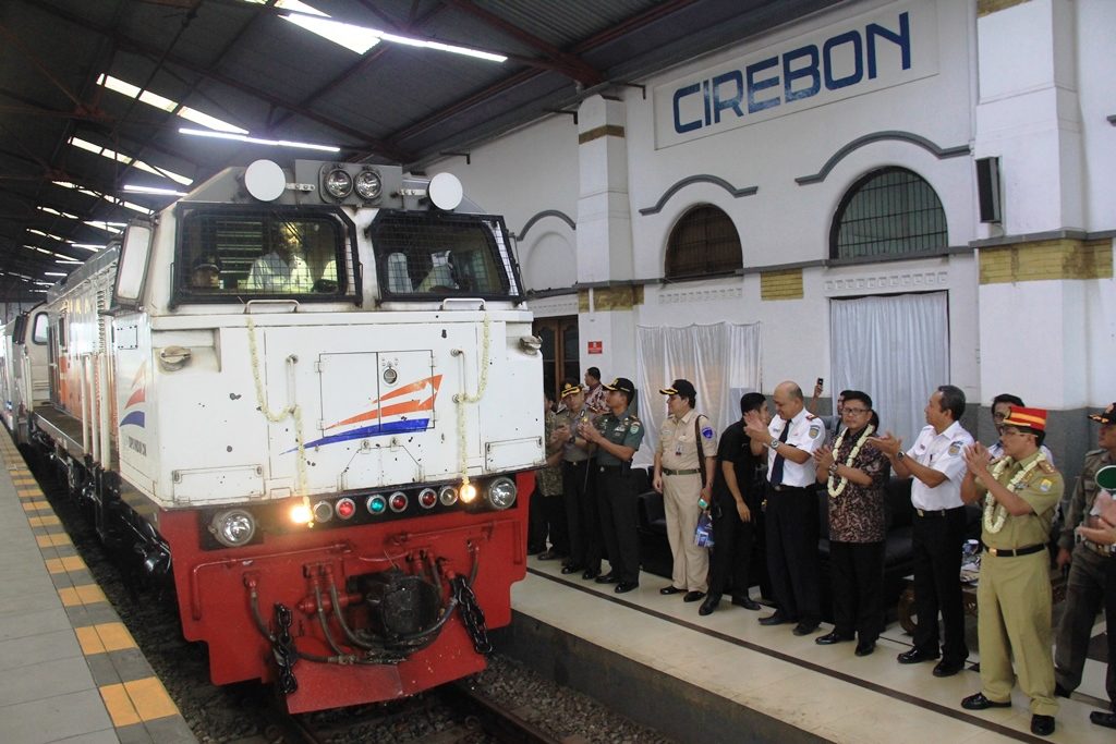 PERMUDAH MASYARAKAT AKAN ALAT TRANSPORTASI, PT. KAI RESMIKAN KERETA API JURUSAN CIREBON-JEMBER